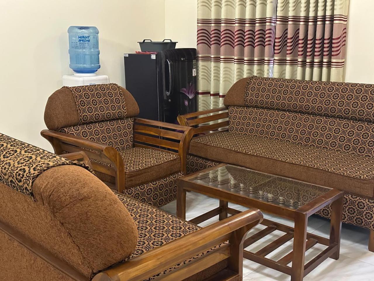 Lahiru Airport Villa Andiambalama Exteriör bild
